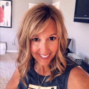 Meet your Posher, Dolly